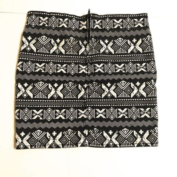 H&M Aztec Tribal Print Mini Skirt - Picture 2 of 5